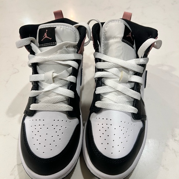 Jordan Kids Sneakers in Black, White, and Pink (brand new size 1) - Picture 6 of 9
